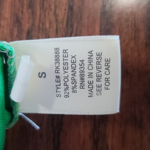 Ultra Flirt Drinks Well With Others. Shamrock Tee. Size Small - Picture 5 of 5